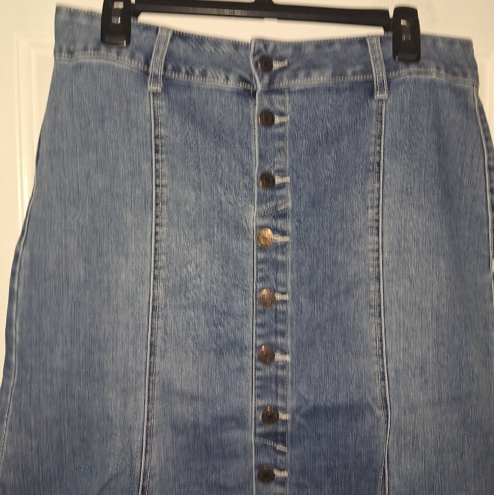 New York and Company Denim Skirt - Picture 6 of 12